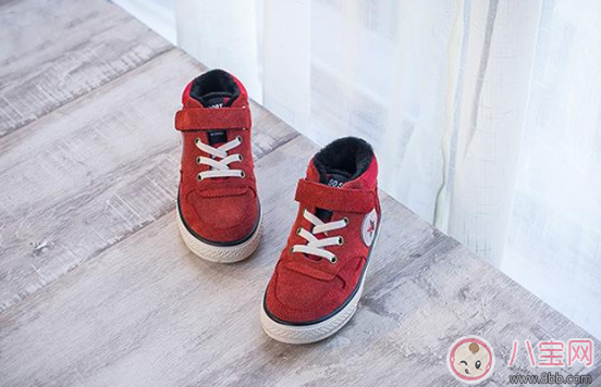 冬天寶寶穿什么鞋保暖 寶寶冬天鞋子怎么選 冬天寶寶穿什么鞋保暖 寶寶冬天鞋子怎么選