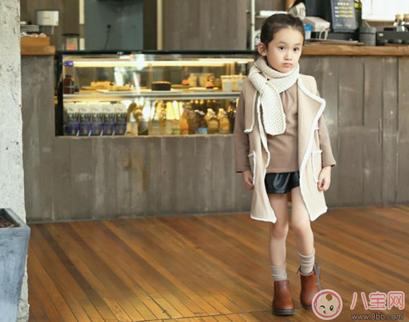 寶寶冬天鞋子大一碼好不好 寶寶冬天適合穿羊毛襪嗎