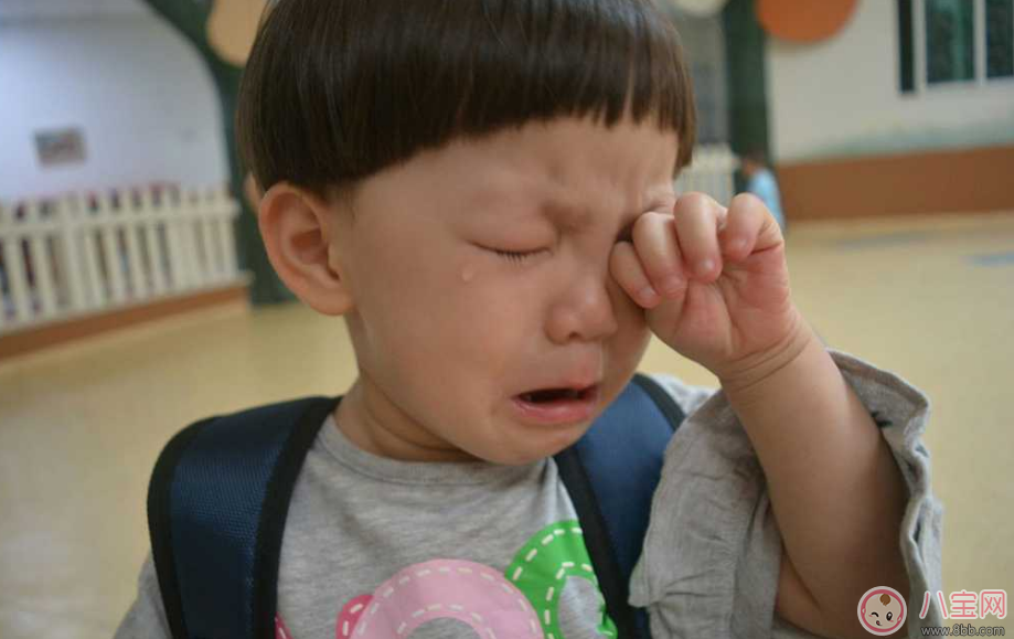 孩子有哪些表現(xiàn)是自卑 孩子自卑的信號(hào)是什么 孩子有哪些表現(xiàn)是自卑 孩子自卑的信號(hào)是什么