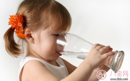 孩子頭發(fā)熱但不發(fā)燒什么原因 頭發(fā)熱怎么辦