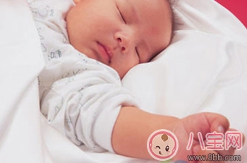 小兒濕疹的癥狀及治療方法 引發(fā)濕疹的原因有哪些 小兒濕疹的癥狀及治療方法 引發(fā)濕疹的原因有哪些