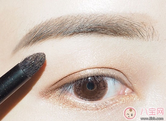 為什么別人割雙眼皮恢復的快 你恢復的慢