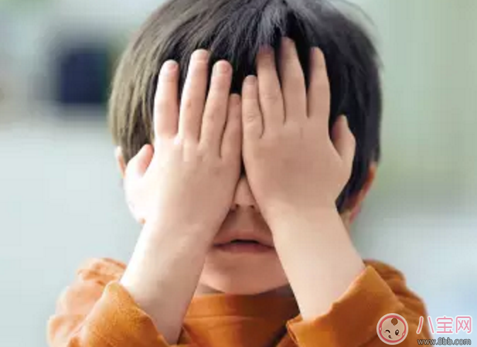 寶寶睡覺用毛巾遮住眼睛好不好 光線強把寶寶眼睛遮住好不好