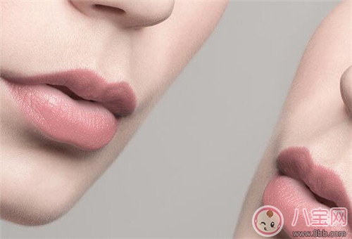 嘴唇干裂脫皮怎么辦 2018冬天必備護理小技巧 嘴唇干裂脫皮怎么辦 2018冬天必備護理小技巧