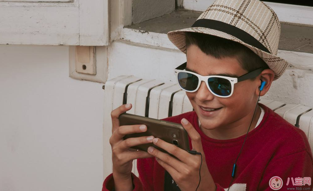 天氣變冷怎么給孩子戴帽子 給孩子戴帽子要注意什么