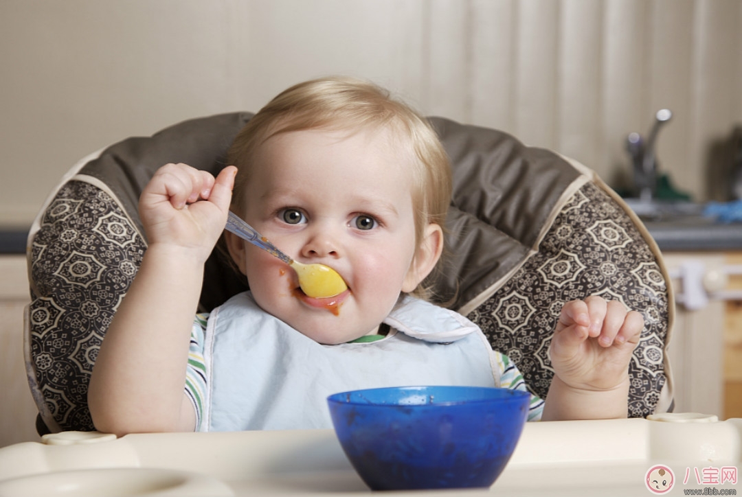 多大的孩子可以吃蜂蜜  小孩子適合喝哪種蜂蜜
