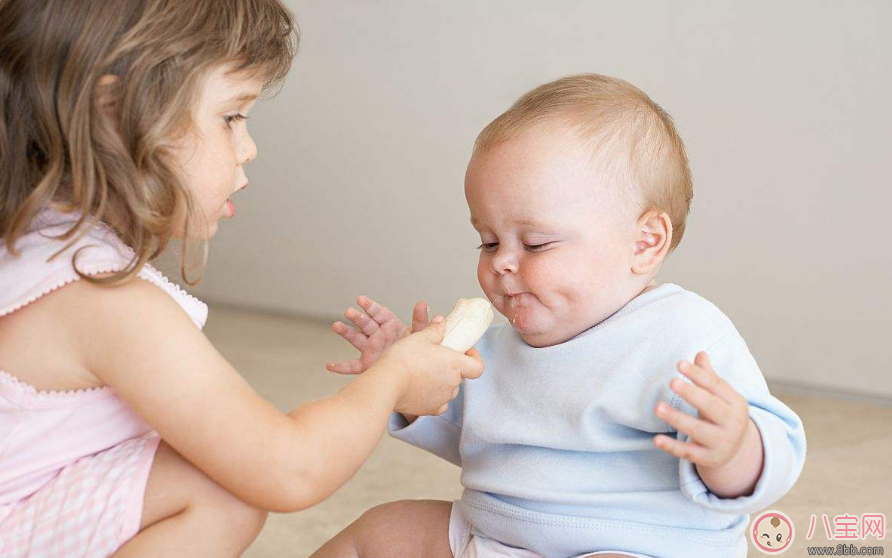 幼兒經(jīng)常亂發(fā)脾氣是太溺愛嗎 爸媽如何避免溺愛孩子 幼兒經(jīng)常亂發(fā)脾氣是太溺愛嗎 爸媽如何避免溺愛孩子