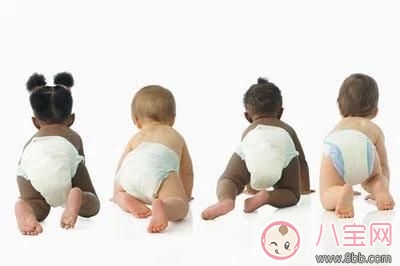 冬天如何給孩子換紙尿褲 換紙尿褲時的誤區要注意