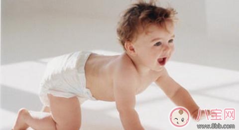 冬天如何給孩子換紙尿褲 換紙尿褲時的誤區要注意