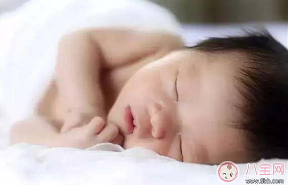 為什么剖腹產寶寶更容易哭 剖腹產寶寶更容易哭怎么辦