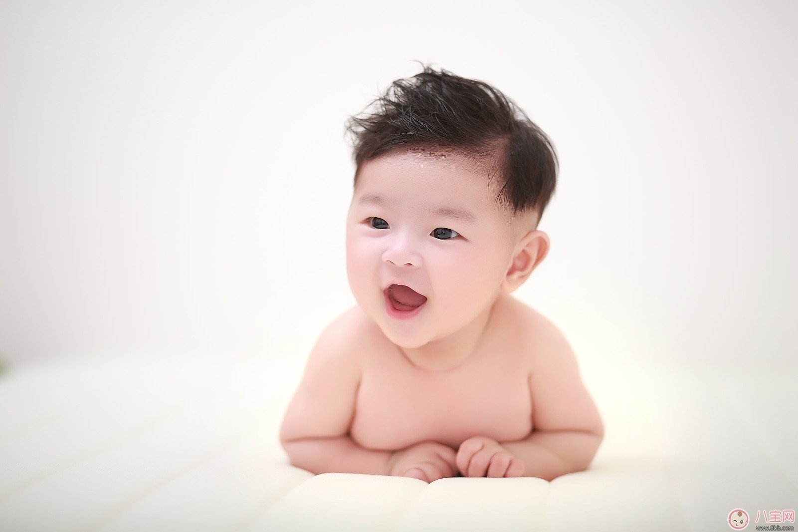 父母皮膚偏黑生的寶寶能白嗎 皮膚黑的媽媽如何生出皮膚白的寶寶 父母皮膚偏黑生的寶寶能白嗎 皮膚黑的媽媽如何生出皮膚白的寶寶