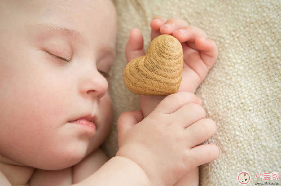 寶寶流感發(fā)燒應(yīng)避免食用哪些食物   如何幫助幼兒對抗流感