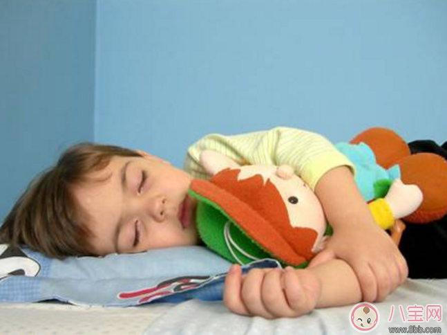 孩子睡覺老磨牙和晚睡有關系嗎 小孩磨牙是因為吃太多了嗎