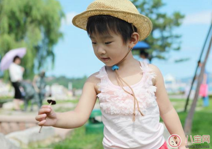 女兒懂事了的說說 形容女兒長大懂事的句子發(fā)朋友圈