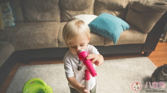 給孩子寬松的環(huán)境  對孩子限制少這樣的教育方式好嗎