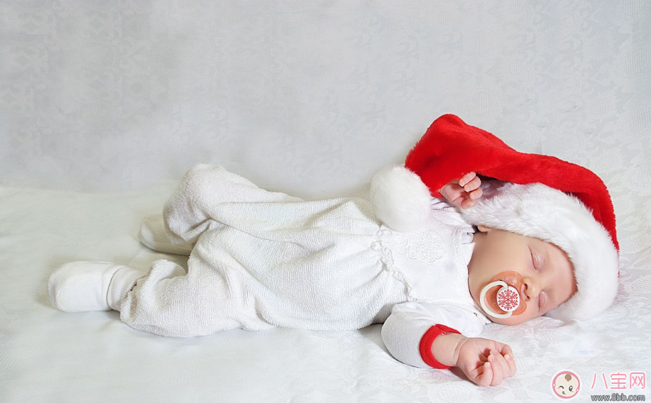 冬季新生兒如何穿衣  新生兒冬季衣服怎么穿