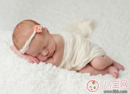 寶寶喜歡趴著睡好嗎 寶寶趴著睡覺會不會影響發(fā)育 寶寶喜歡趴著睡好嗎 寶寶趴著睡覺會不會影響發(fā)育