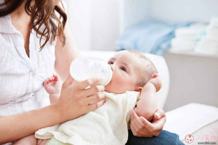 新生兒每天洗澡好不好 新生兒的正常情況是什么樣的 新生兒每天洗澡好不好 新生兒的正常情況是什么樣的