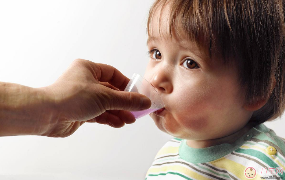 寶寶吃了布洛芬還發燒怎么辦 寶寶發燒到底是吃美林好還是布洛芬顆粒 寶寶吃了布洛芬還發燒怎么辦 寶寶發燒到底是吃美林好還是布洛芬顆粒