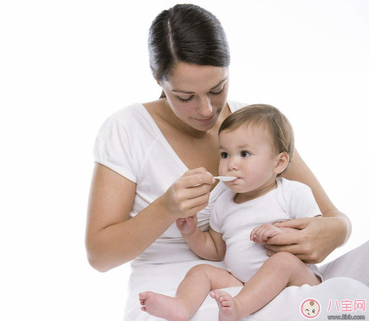 寶寶吃了布洛芬還發燒怎么辦 寶寶發燒到底是吃美林好還是布洛芬顆粒 寶寶吃了布洛芬還發燒怎么辦 寶寶發燒到底是吃美林好還是布洛芬顆粒