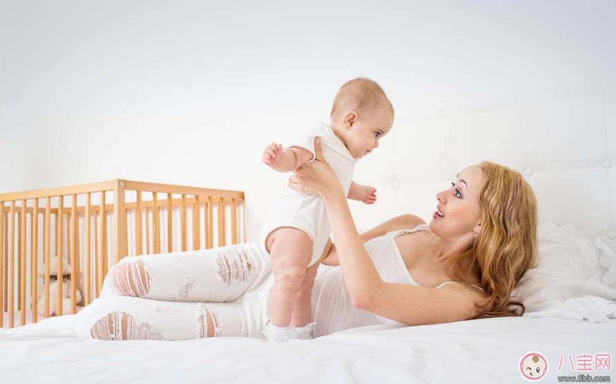 新生兒屁股腫了爛了怎么辦 新生兒紅屁股用什么藥 新生兒屁股腫了爛了怎么辦 新生兒紅屁股用什么藥