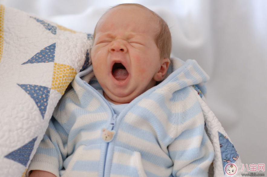 四個月寶寶內熱怎么辦 寶寶內熱如何按摩 四個月寶寶內熱怎么辦 寶寶內熱如何按摩