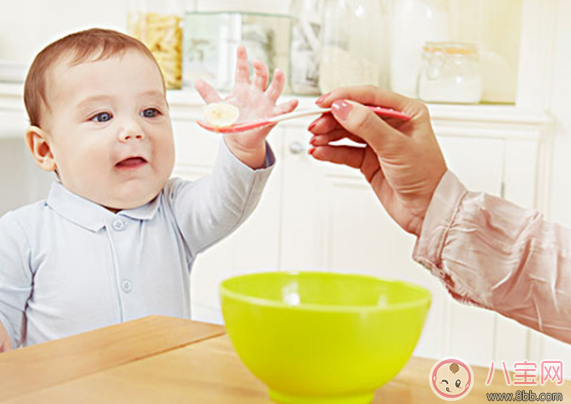 怎么讓孩子掌握精細動作 寶寶越早掌握精細動作越聰明嗎 怎么讓孩子掌握精細動作 寶寶越早掌握精細動作越聰明嗎