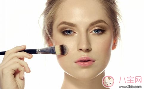 懷孕化妝對寶寶有影響嗎 孕婦用化妝品真的有那么可怕嗎 懷孕化妝對寶寶有影響嗎 孕婦用化妝品真的有那么可怕嗎