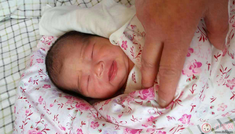 產(chǎn)道擠壓對寶寶有什么好處 寶寶從產(chǎn)道受到擠壓生出來變化