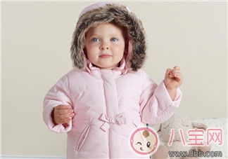 寶寶冬天睡覺腳冷怎么辦   嬰兒睡覺可以開著電熱毯睡嗎