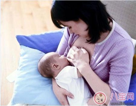 喂奶的正確方法推薦 喂奶時要注意哪些事
