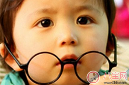 孩子近視的前期征兆有哪些 孩子假性近視應對措施