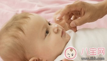 寶寶臉干燥用什么效果好 冬季寶寶臉干燥怎么辦 寶寶臉干燥用什么效果好 冬季寶寶臉干燥怎么辦