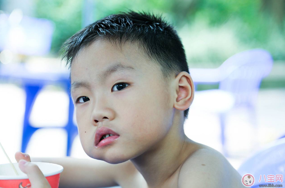 寶寶運動容易出汗怎么辦 怎么給孩子選擇合適的吸汗巾 寶寶運動容易出汗怎么辦 怎么給孩子選擇合適的吸汗巾