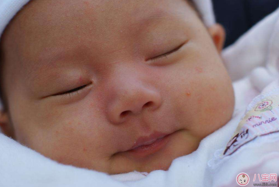 寶寶運動容易出汗怎么辦 怎么給孩子選擇合適的吸汗巾 寶寶運動容易出汗怎么辦 怎么給孩子選擇合適的吸汗巾