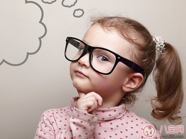 孩子喜歡眨眼睛聳肩怎么辦 家長別忽視孩子這些小動作