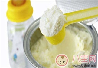 給寶寶轉奶的原則跟方法  分段奶粉轉奶注意事項