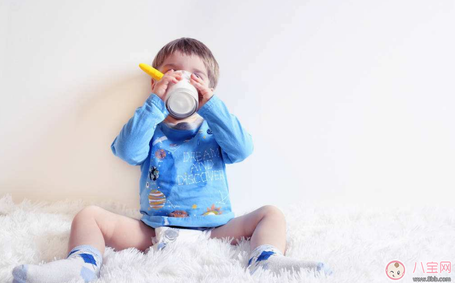 寶寶拉奶瓣要換奶粉嗎 寶寶拉奶瓣怎么選奶粉 寶寶拉奶瓣要換奶粉嗎 寶寶拉奶瓣怎么選奶粉