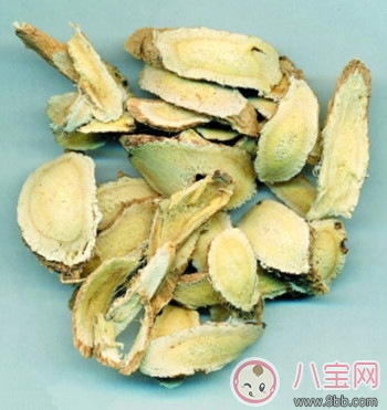 喝板藍(lán)根能預(yù)防流感嗎 板藍(lán)根可以和感冒藥一起吃嗎 喝板藍(lán)根能預(yù)防流感嗎 板藍(lán)根可以和感冒藥一起吃嗎