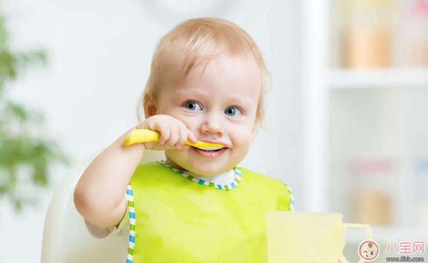 寶寶大便偏白是積食嗎 寶寶積食大便會怎么樣 寶寶大便偏白是積食嗎 寶寶積食大便會怎么樣