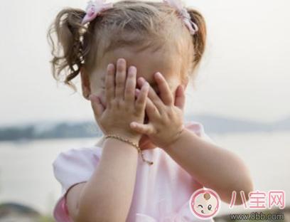 孩子不喜歡當眾表演怎么辦 請別忽視了孩子的感受 孩子不喜歡當眾表演怎么辦 請別忽視了孩子的感受