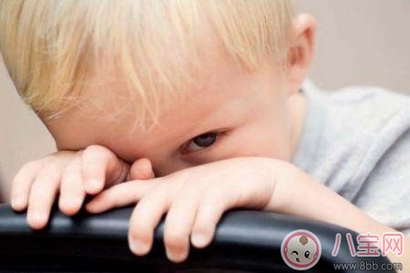 孩子不喜歡當眾表演怎么辦 請別忽視了孩子的感受 孩子不喜歡當眾表演怎么辦 請別忽視了孩子的感受