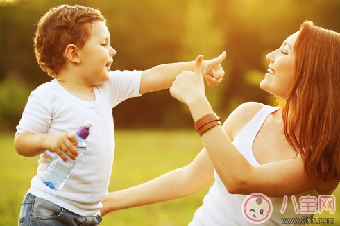 孩子不喜歡當眾表演怎么辦 請別忽視了孩子的感受 孩子不喜歡當眾表演怎么辦 請別忽視了孩子的感受