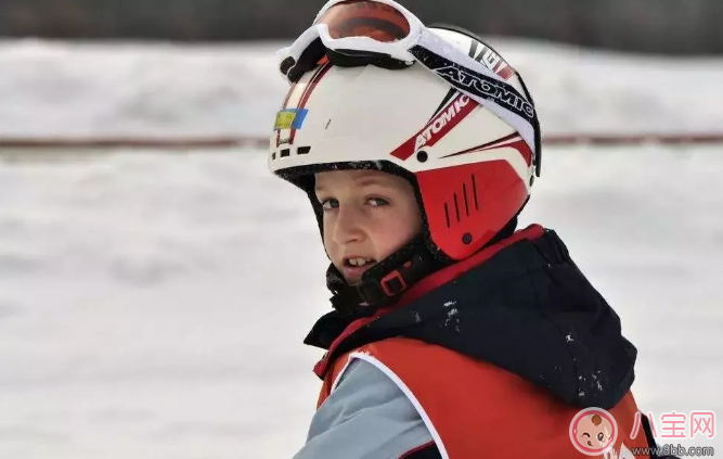 多大的孩子可以滑雪 孩子滑雪要注意哪些問題 多大的孩子可以滑雪 孩子滑雪要注意哪些問題