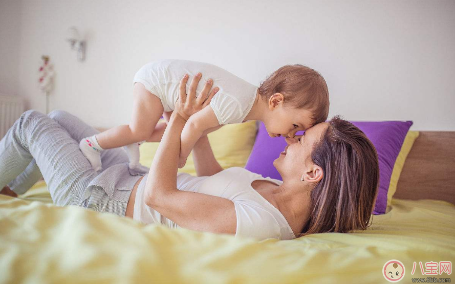 曬母子自拍照到朋友圈怎樣寫心情說說 與孩子的自拍照配文字說說心情短語 曬母子自拍照到朋友圈怎樣寫心情說說 與孩子的自拍照配文字說說心情短語