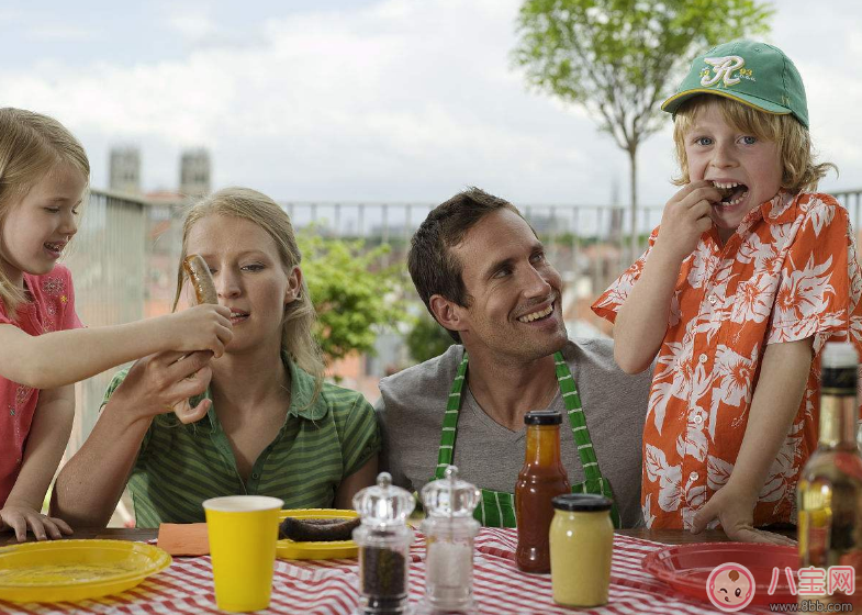 一家人出去旅游發照片表達心情的句子 全家出游心情隨筆朋友圈 一家人出去旅游發照片表達心情的句子 全家出游心情隨筆朋友圈