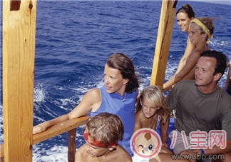 2018一家人出游后幸福說說 形容陪家人旅游幸福的句子說說朋友圈