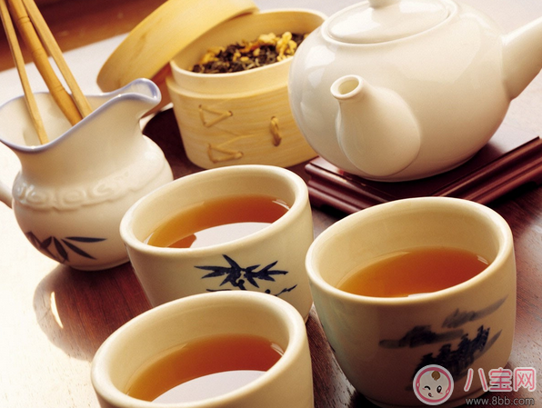 哺乳期可以喝減肥茶嗎 哺乳期喝減肥茶對(duì)寶寶的危害 哺乳期可以喝減肥茶嗎 哺乳期喝減肥茶對(duì)寶寶的危害