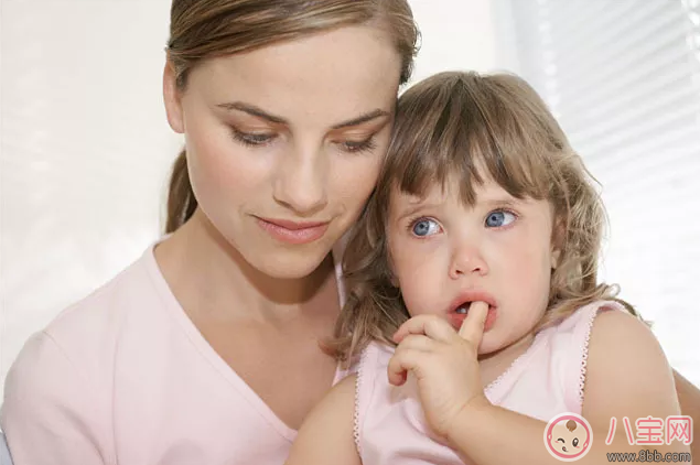 孩子與人交際容易緊張怎么辦 怎么幫助孩子克服緊張的情緒