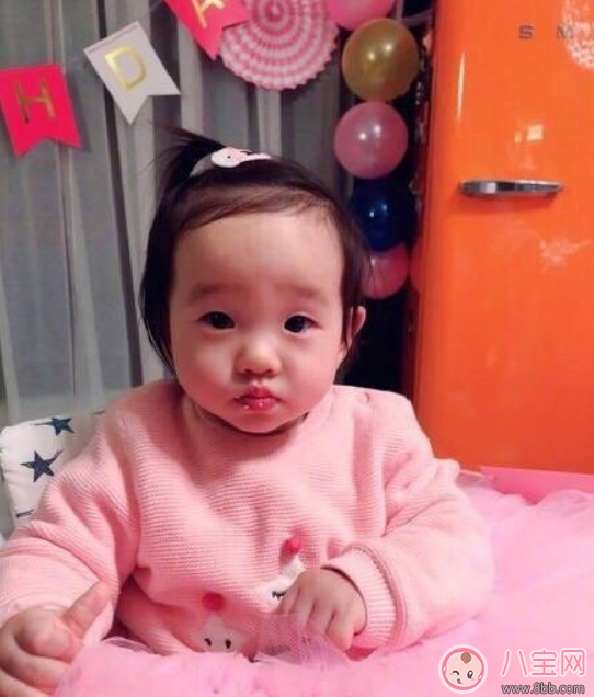 楊威雙胞胎女兒抓周選了什么 楊威雙胞胎女兒周歲生日萌照有哪些 楊威雙胞胎女兒抓周選了什么 楊威雙胞胎女兒周歲生日萌照有哪些